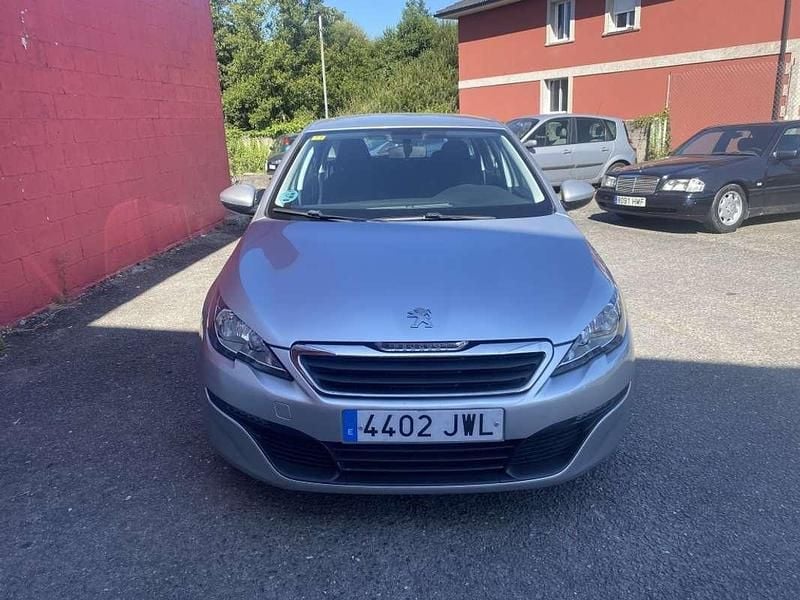 Plateado Usado 2017 Peugeot 308 Access Utilitario | 5999 € (Super precio) - Imagen 1/4