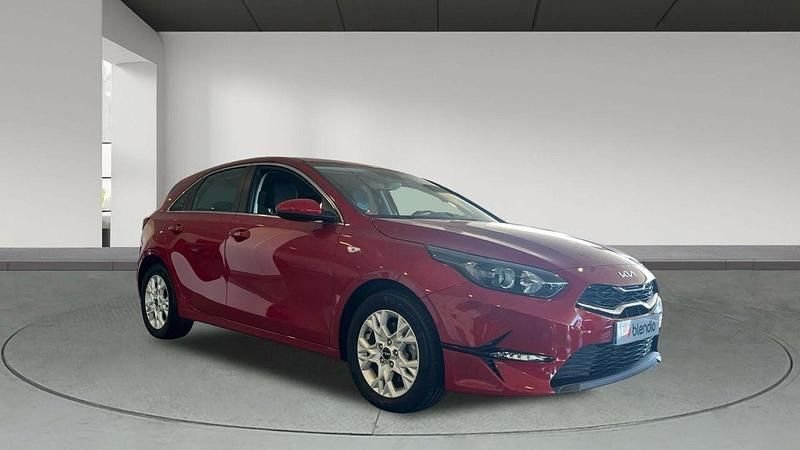 Usado Kia Ceed 136 CV (100 kW) 2023 Rojo Utilitario