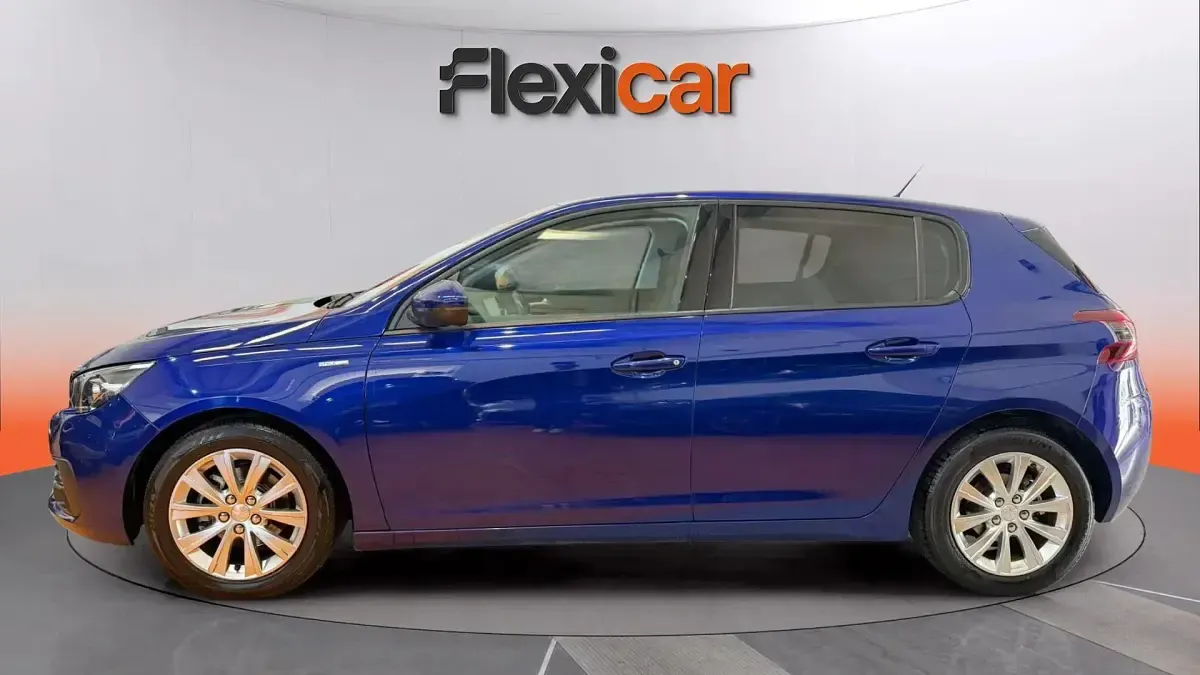 Usado Peugeot 308 Allure 131 CV (96 kW) 2018 Azul Berlina