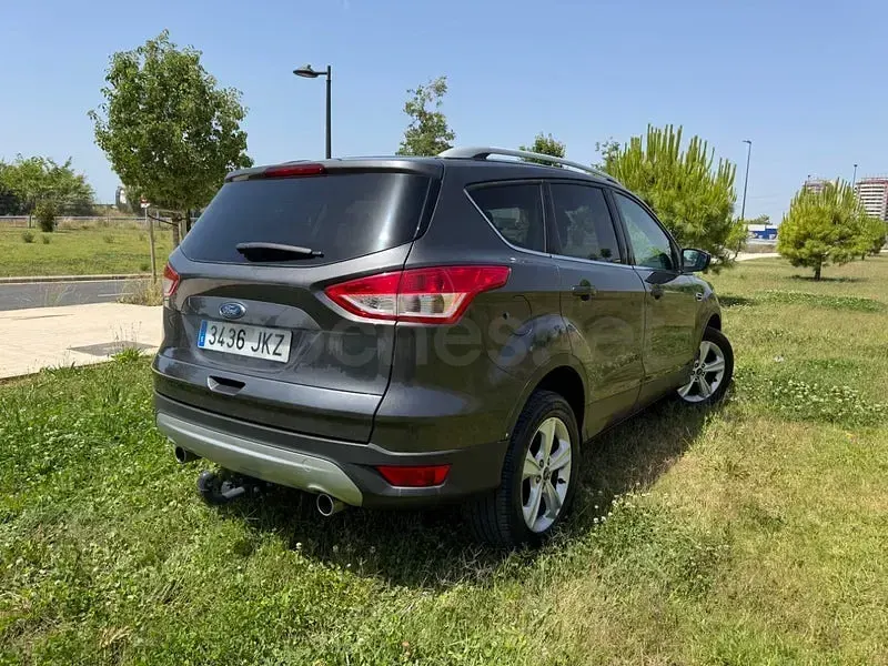 Usado Ford Kuga Titanium 120 CV (88 kW) 2015 Gris / plata SUV