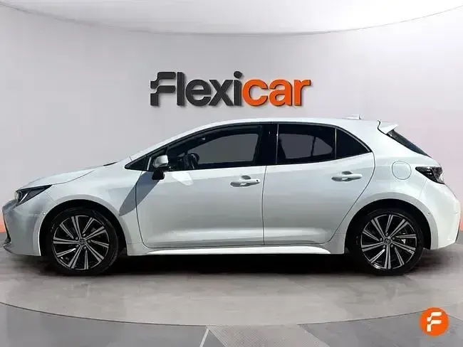 Usado Toyota Corolla Active 140 CV (102 kW) 2023 Blanco Berlina