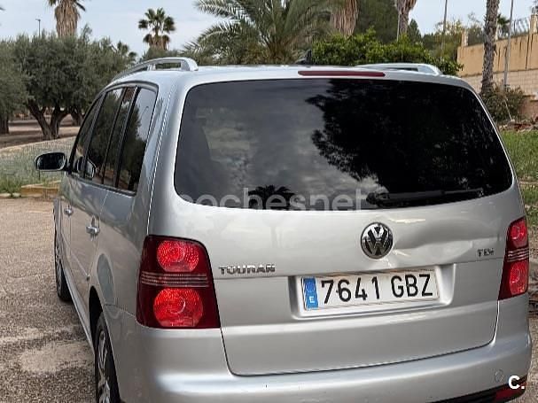 Usado VW Touran Edition 105 CV (77 kW) 2008 Blanco Monovolumen