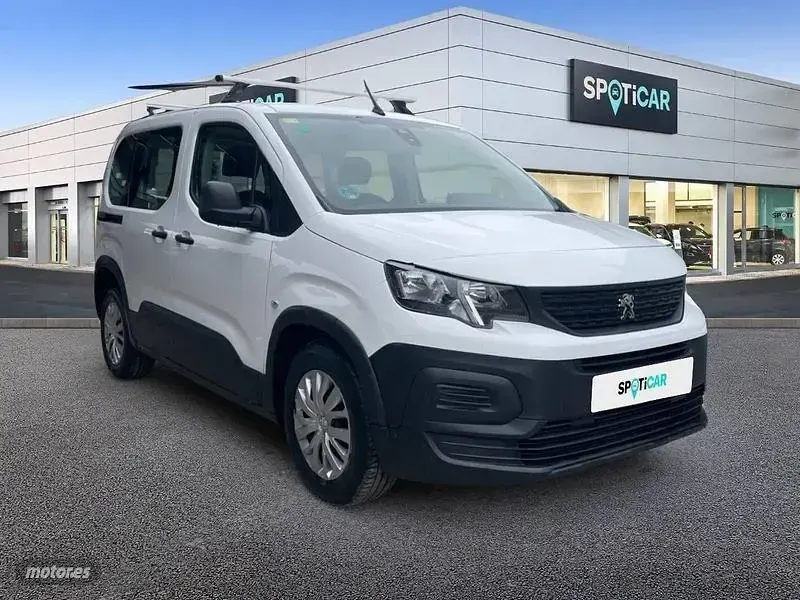 Usado Peugeot Rifter Access 100 CV (73 kW) 2020 Blanco Monovolumen