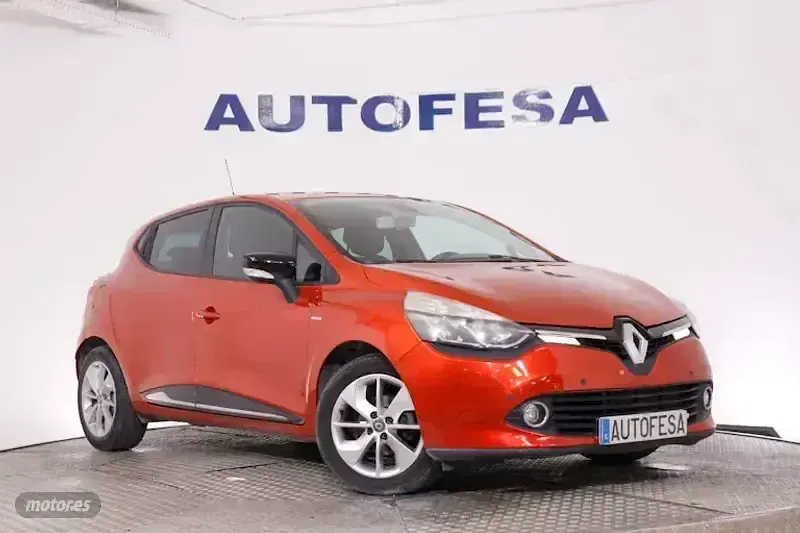 Usado Renault Clio LIMITED 90 CV (66 kW) 2016 Granate