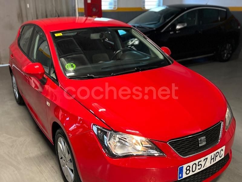 Usado Seat Ibiza Style 85 CV (62 kW) 2012 Rojo Berlina