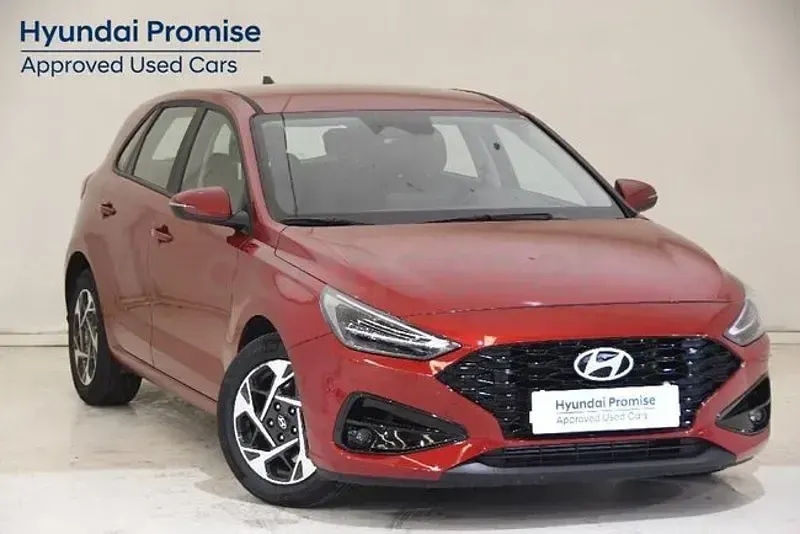 Usado Hyundai i30 115 CV (84 kW) 2025 Rojo Berlina