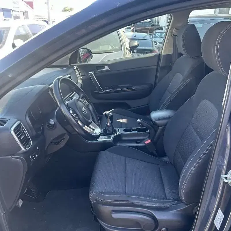 Usado Kia Sportage Plus 116 CV (85 kW) 2019 Azul SUV