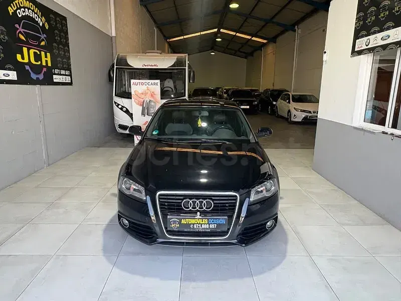 Usado Audi A3 Ambition 140 CV (102 kW) 2012 Negro Utilitario