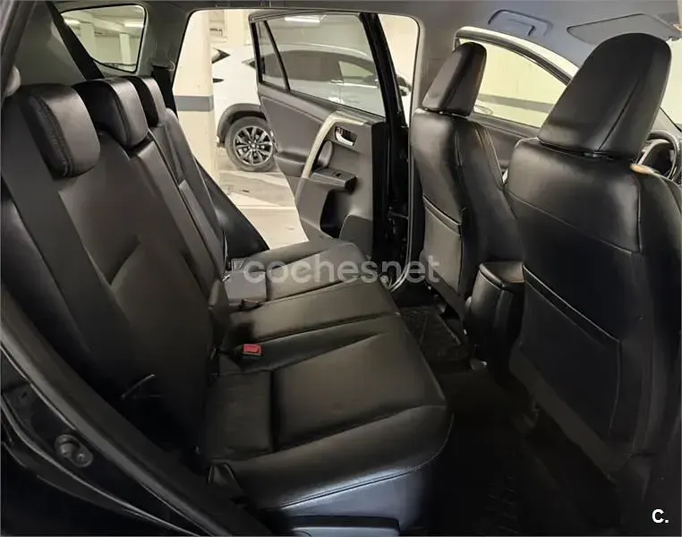 Begagnad Toyota RAV4 Active 124 HK (91 kW) 2014 Svart SUV