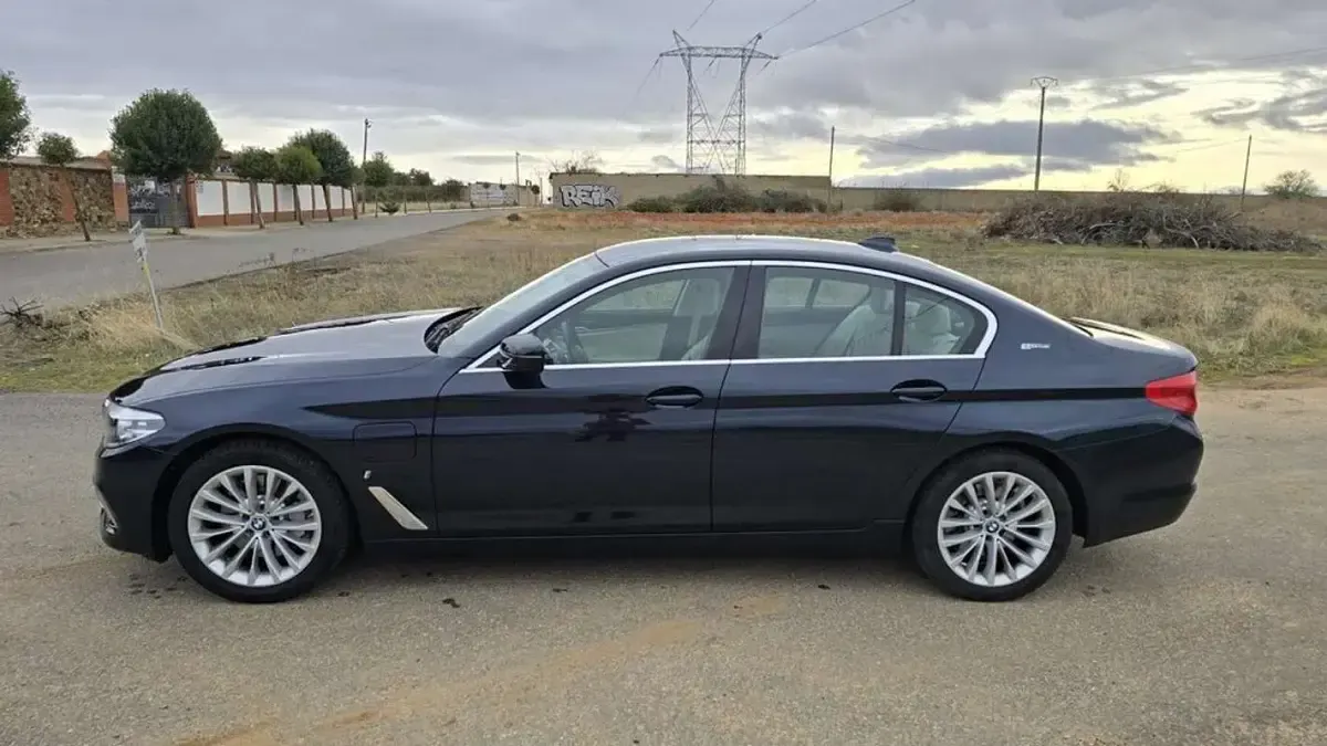 Usado BMW 530e iPerformance 252 CV (185 kW) 2018 Azul Berlina