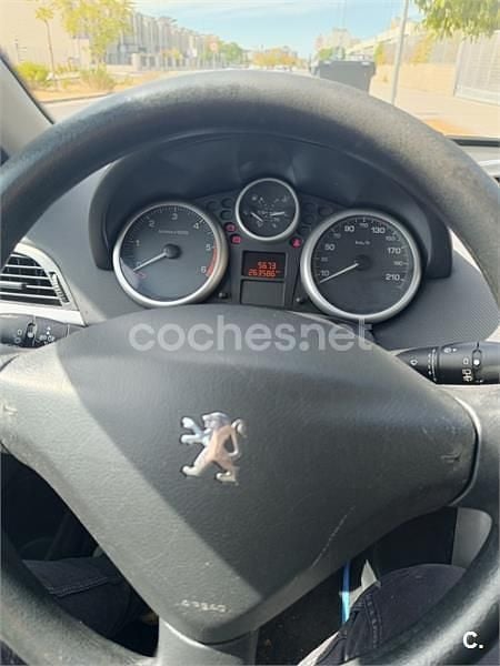 Azul Usado 2011 Peugeot 207 Berlina | 3600 € (Precio justo) - Imagen 1/4