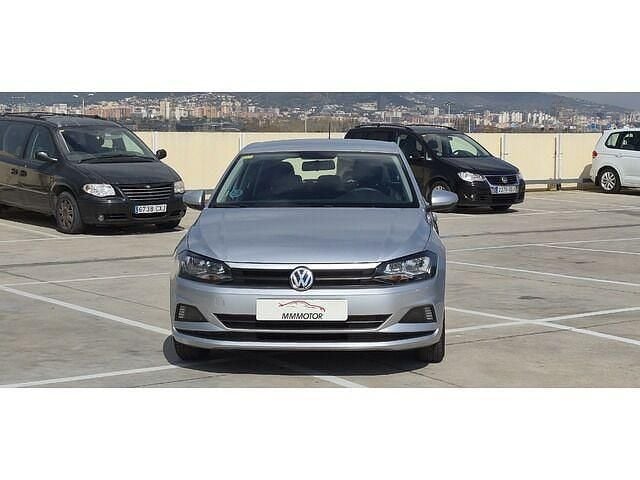 Usado VW Polo Advance 75 CV (55 kW) 2018 Gris Utilitario