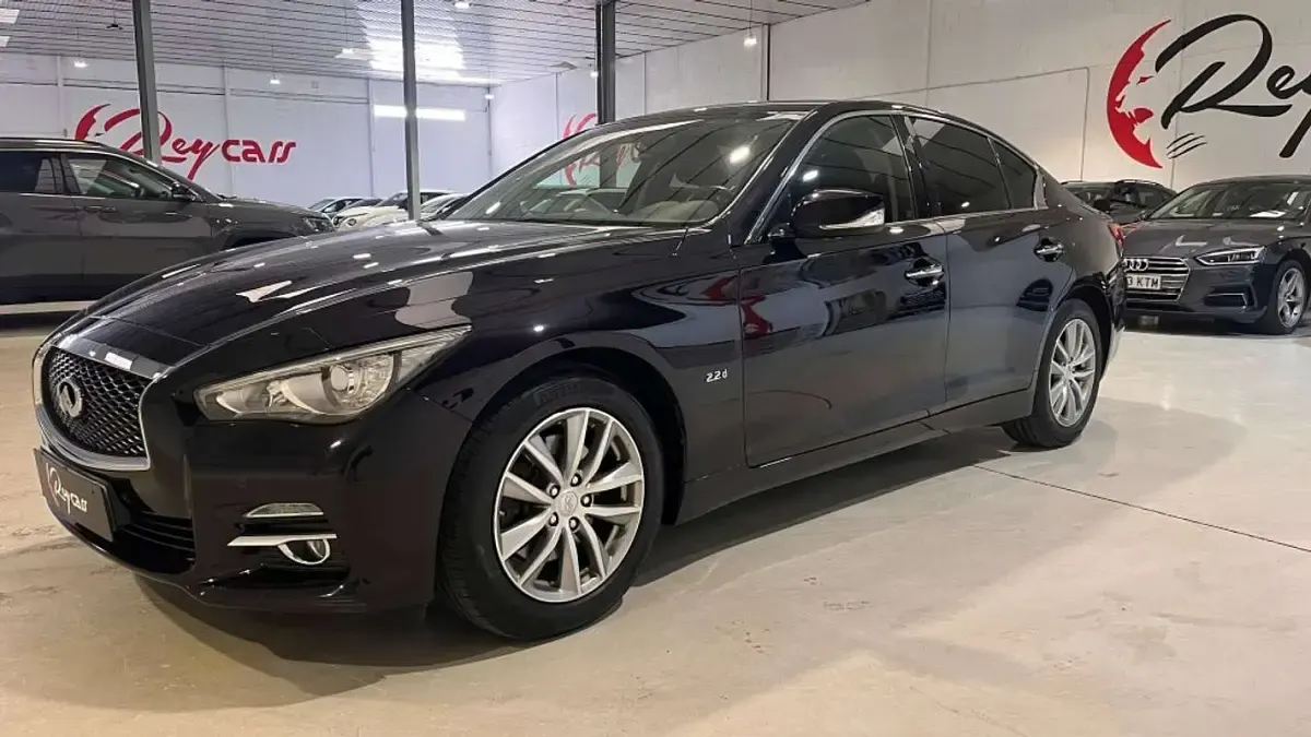 Usado Infiniti Q50 Premium 170 CV (125 kW) 2017 Negro Berlina