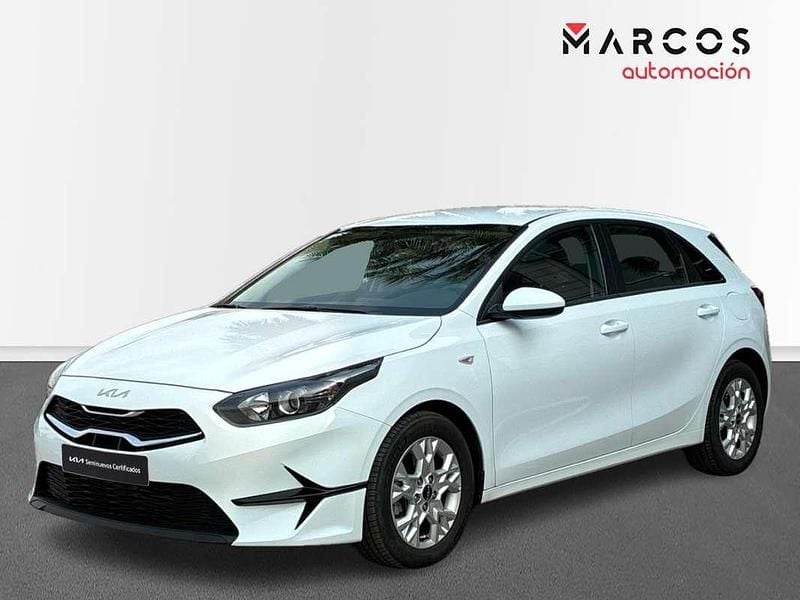 Blanco Usado 2024 Kia Ceed Utilitario | 17.300 € (Buen precio) - Imagen 1/4