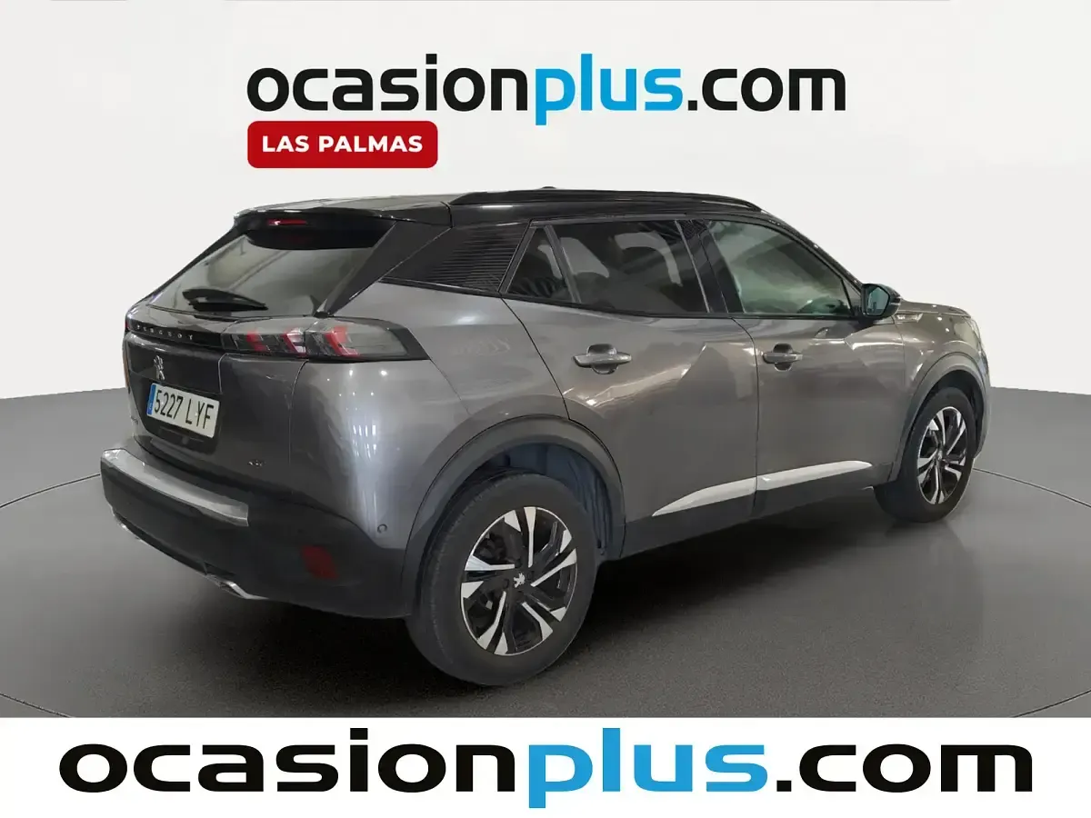Usado Peugeot 2008 GT 130 CV (95 kW) 2022 Gris SUV