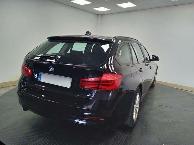 Usado BMW 318 150 CV (110 kW) 2019 Negro Familiar