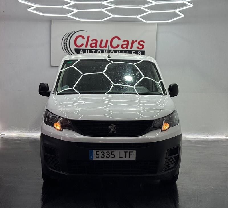 Usado Peugeot Partner Premium 100 CV (73 kW) 2021 Blanco Monovolumen