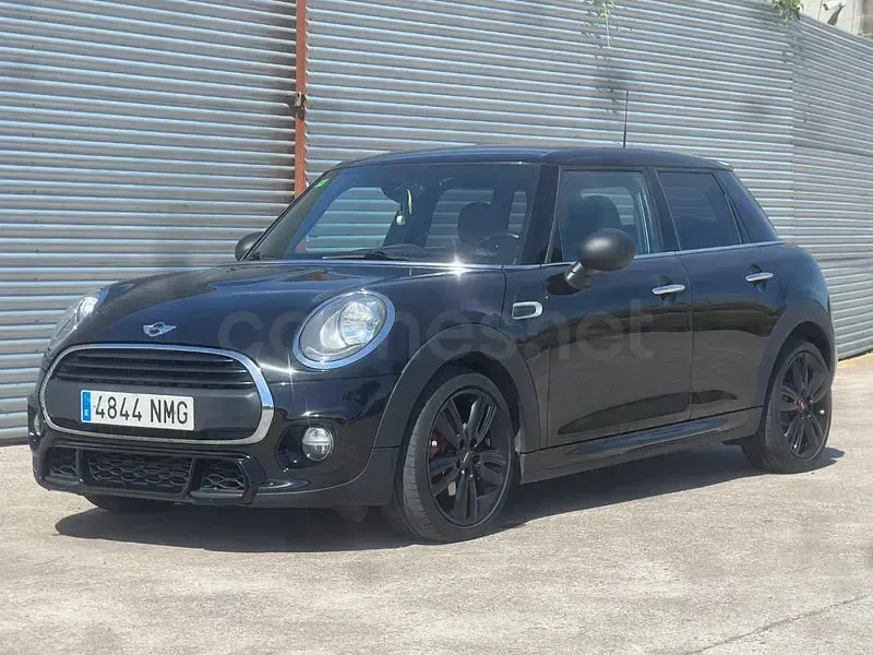 Usado Mini ONE 102 CV (75 kW) 2018 Negro Utilitario