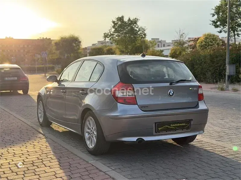 Usado BMW 118 129 CV (94 kW) 2006 Gris / plata Utilitario