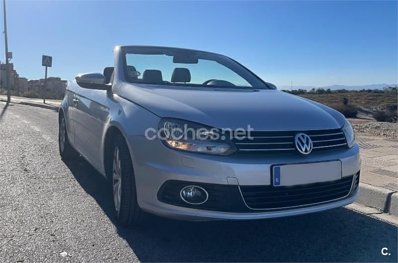Usado VW Eos Sport 140 CV (102 kW) 2012 Gris / plata Descapotable