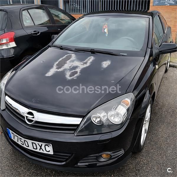Usado Opel Astra GTC Sport 105 CV (77 kW) 2006 Negro Berlina