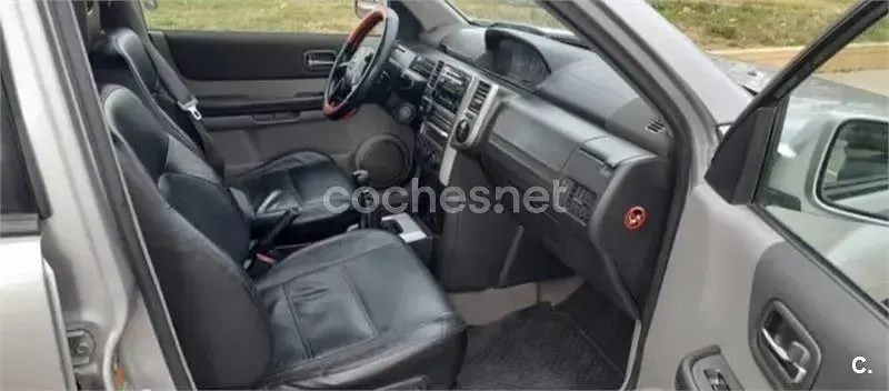 Usado Nissan X-Trail 136 CV (100 kW) 2005 Gris / plata SUV