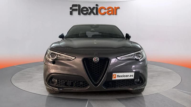 Usado Alfa Romeo Stelvio Sprint 210 CV (154 kW) 2022 Gris SUV