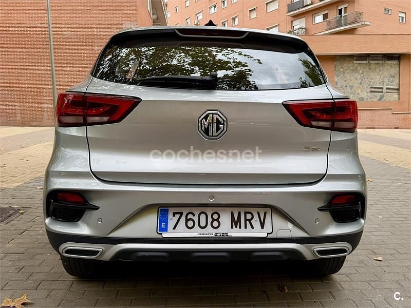 Usado MG ZS Comfort 106 CV (77 kW) 2024 Gris / plata SUV