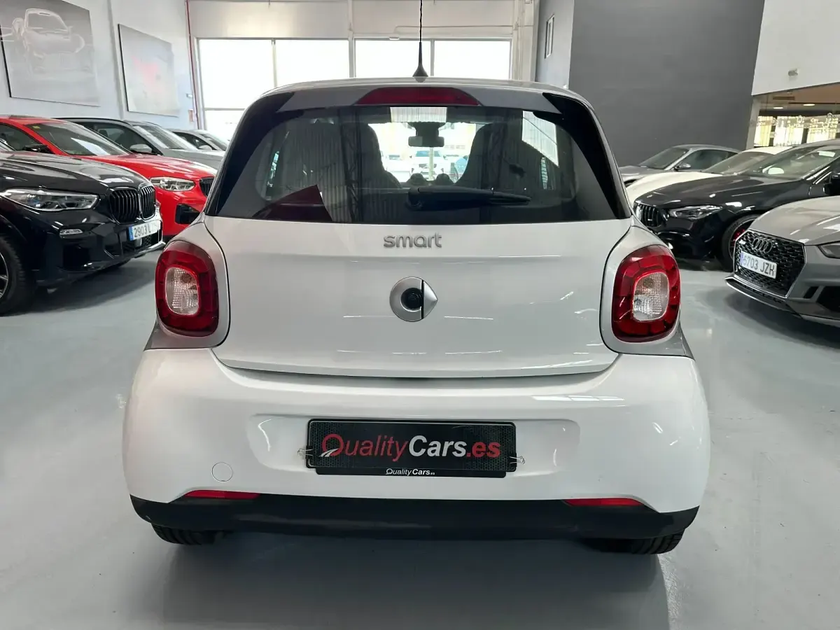 Usado Smart ForFour Passion 90 CV (66 kW) 2017 Blanco Utilitario