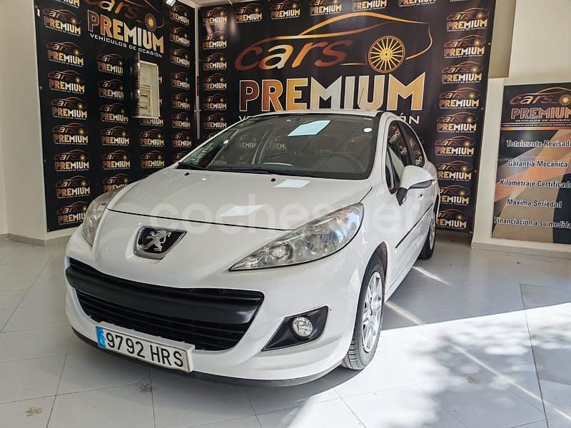 Blanco Usado 2013 Peugeot 207 Berlina | 4999 € (Precio justo) - Imagen 1/4