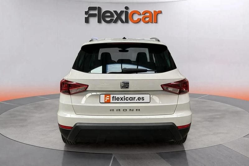 Usado Seat Arona Ecomotive 95 CV (69 kW) 2018 Blanco SUV
