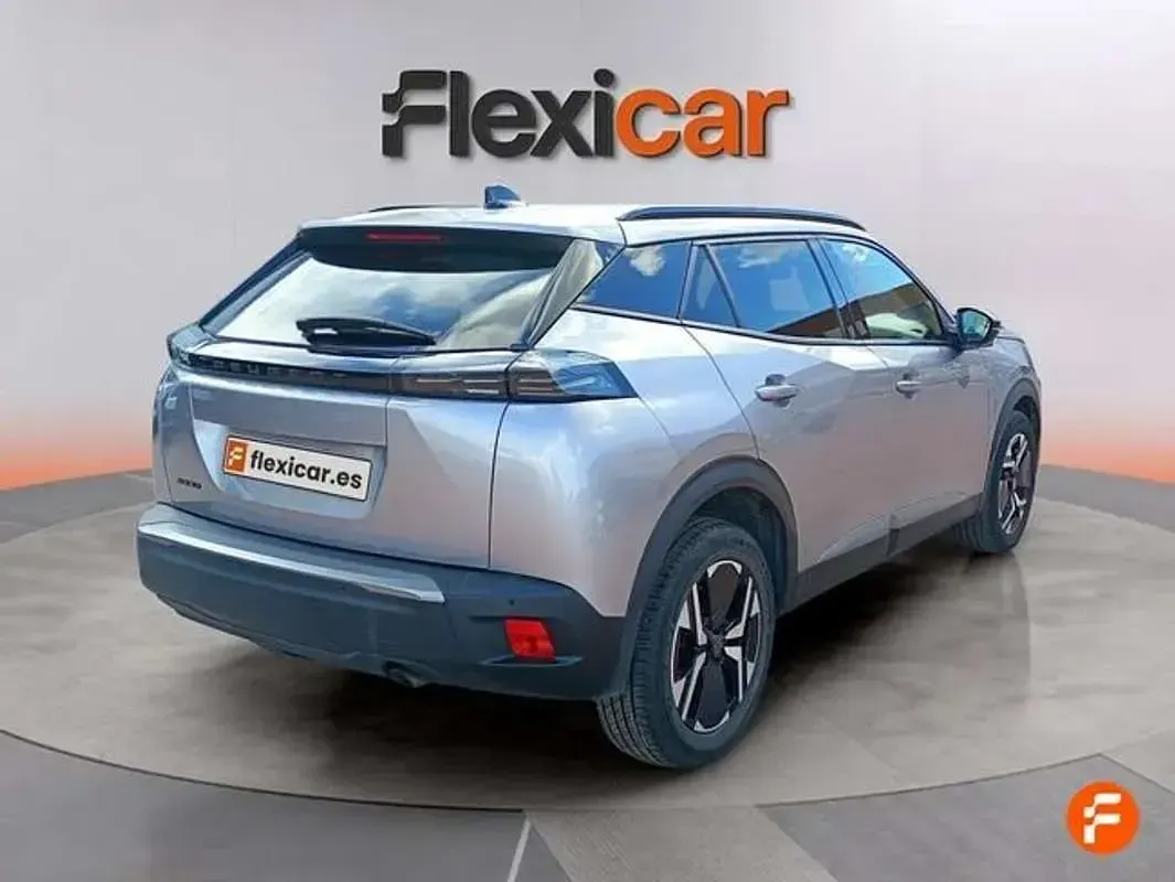Usado Peugeot 2008 Allure 102 CV (75 kW) 2024 Gris SUV