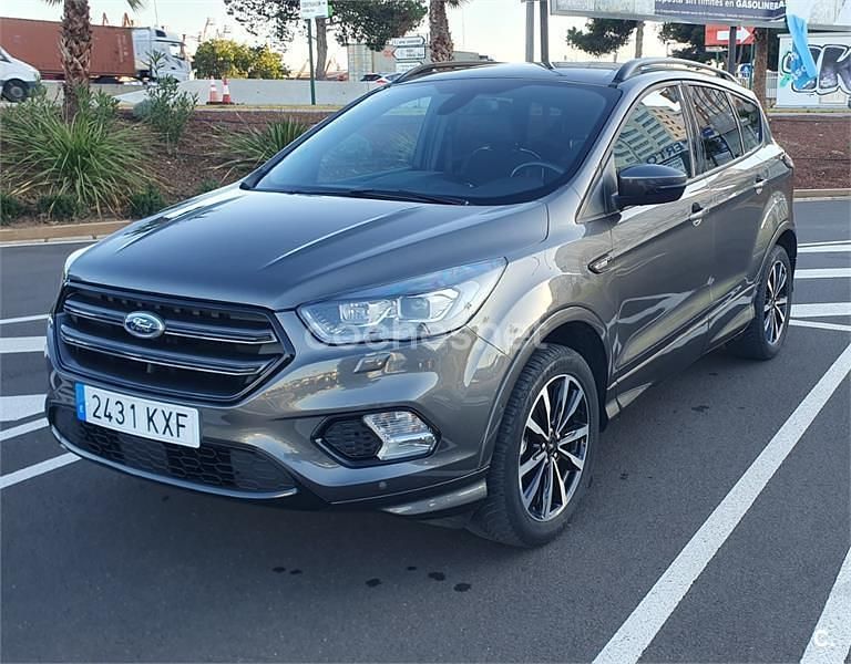 Usado Ford Kuga ST-Line 150 CV (110 kW) 2019 Gris / plata SUV