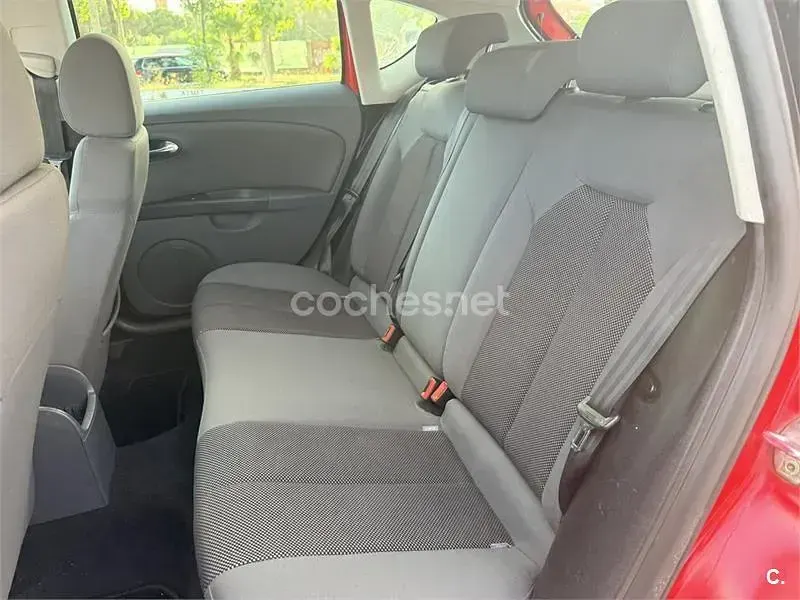 Usado Seat Leon Sport 160 CV (117 kW) 2009 Rojo Utilitario