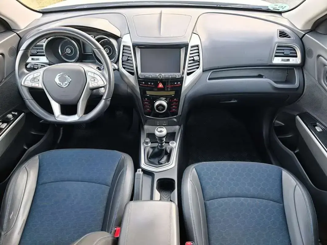 Usado SsangYong Tivoli Limited 116 CV (85 kW) 2018 Blanco SUV