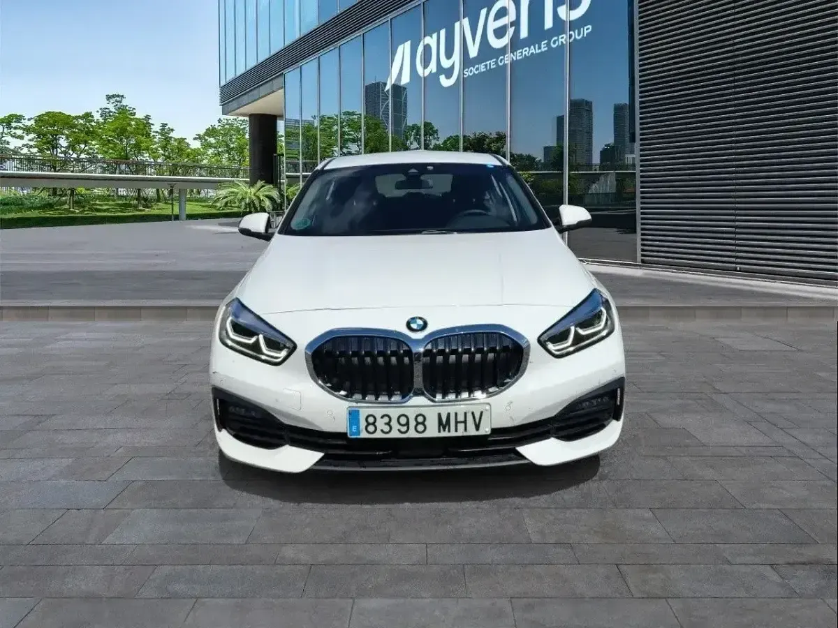 Używany BMW 116 116 KM (85 kW) 2023 Biały Hatchback