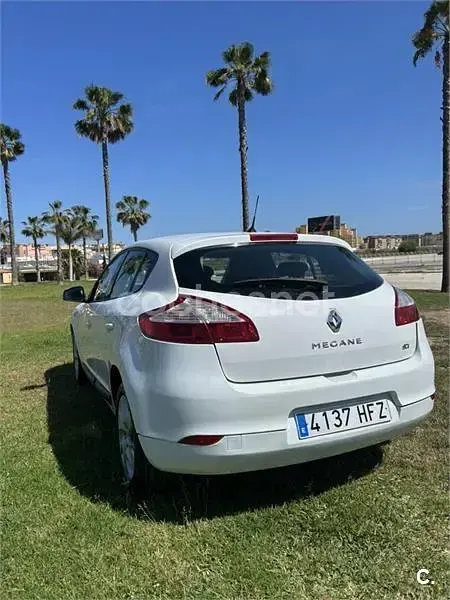 Usado Renault Mégane 110 CV (80 kW) 2011 Blanco Berlina