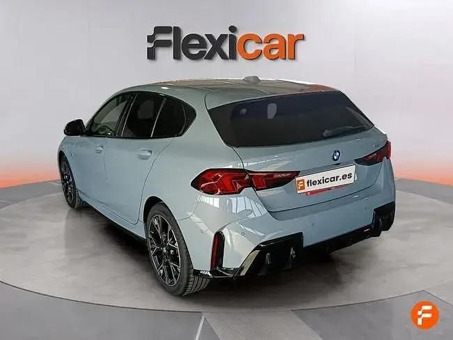 Usado BMW 116 122 CV (89 kW) 2025 Gris Utilitario