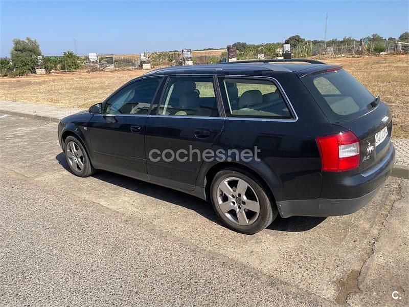 Negro Usado 2002 Audi A4 Familiar | 2700 € (Precio justo) - Imagen 1/4