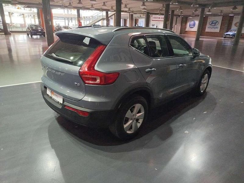 Usado Volvo XC40 129 HP (94 kW) 2021 Cinzento SUV