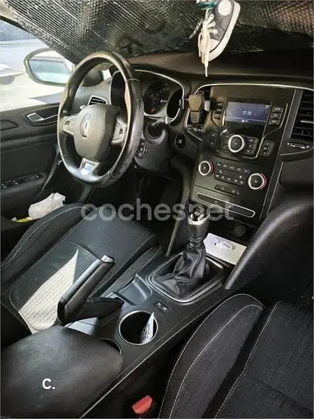 Usado Renault Mégane GrandTour Business 110 CV (80 kW) 2018 Blanco Familiar