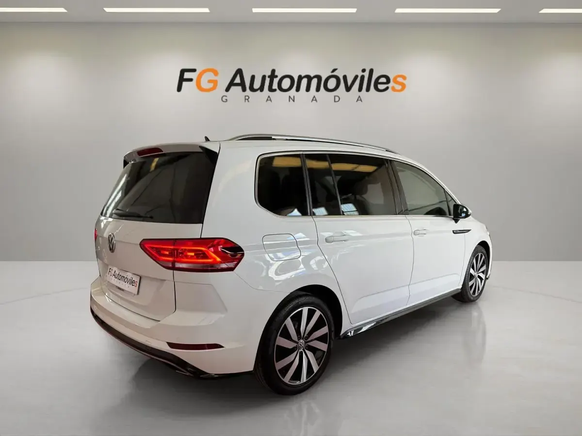 Usado VW Touran Sportline 150 CV (110 kW) 2017 Blanco Monovolumen