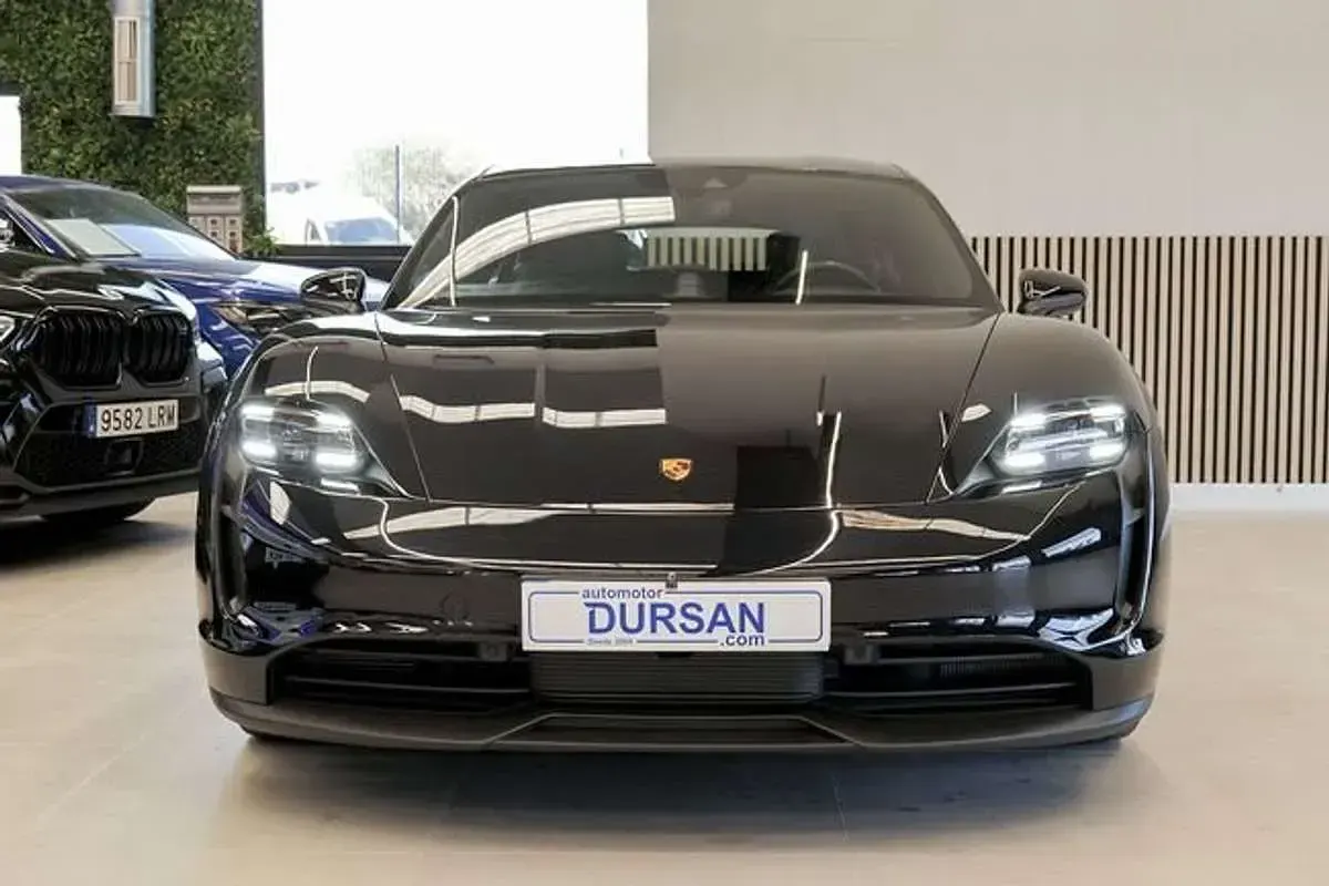 Usado Porsche Taycan Sport Turismo 303 kW (413 CV) 2023 Negro Familiar