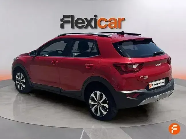 Usado Kia Stonic 100 CV (73 kW) 2024 Rojo SUV