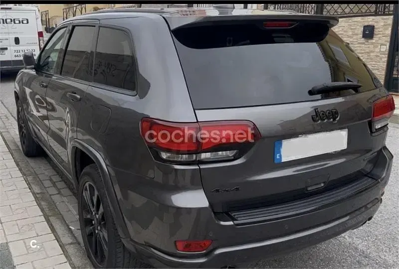 Usado Jeep Grand Cherokee 250 CV (183 kW) 2017 Gris / plata SUV