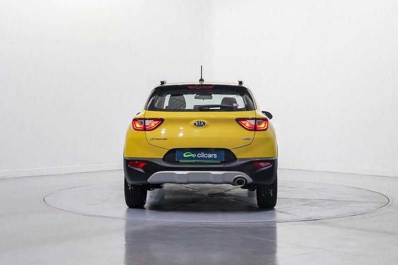 Usado Kia Stonic 120 CV (88 kW) 2018 Amarillo SUV
