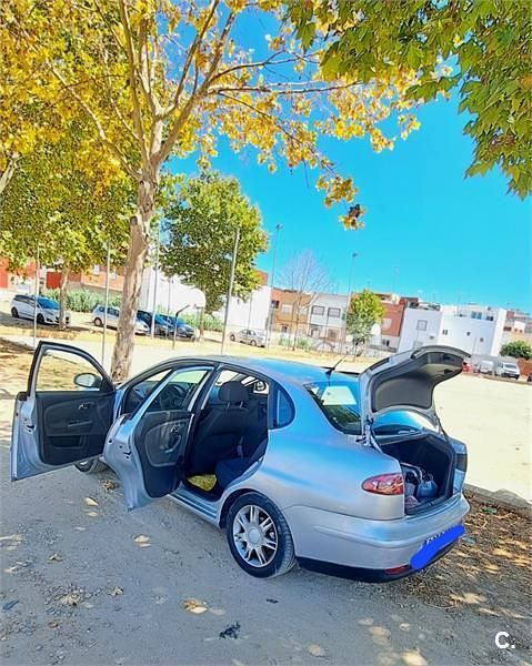 Gris / plata Usado 2007 Seat Cordoba Reference Berlina | 2600 € (Precio justo) - Imagen 1/4