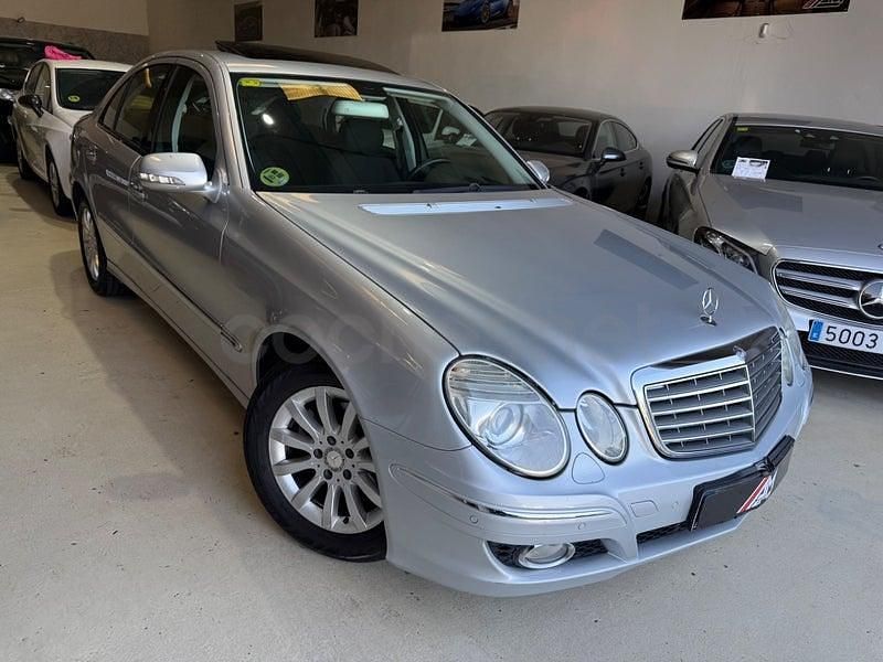Usado Mercedes E220 Elegance 170 CV (125 kW) 2008 Gris / plata Berlina