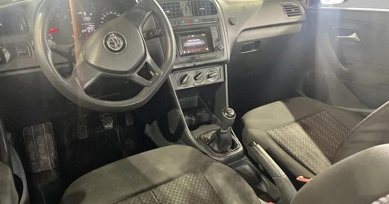 Usado VW Polo Edition 60 CV (44 kW) 2015