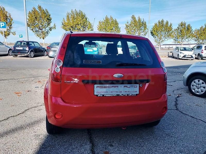 Usado Ford Fiesta 80 HP (58 kW) 2007 Vermelho Citadino